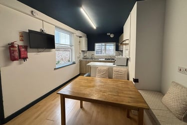 3 bed flat, Abingdon Road GFF, North Hill, Plymouth, PL46HY - Image 2